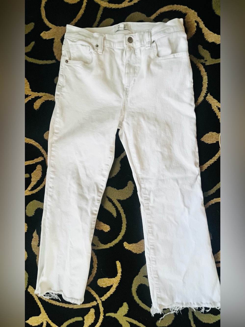 Banana Republic Cropped Bootcut White Jeans size 6